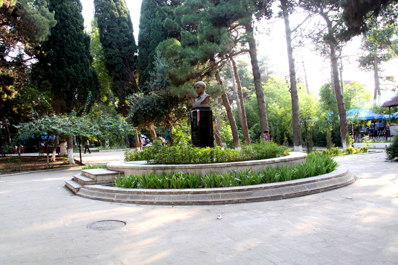 Azərbaycan Respublikasının Milli Qəhrəmanı Fərhad Hümbətov adına park